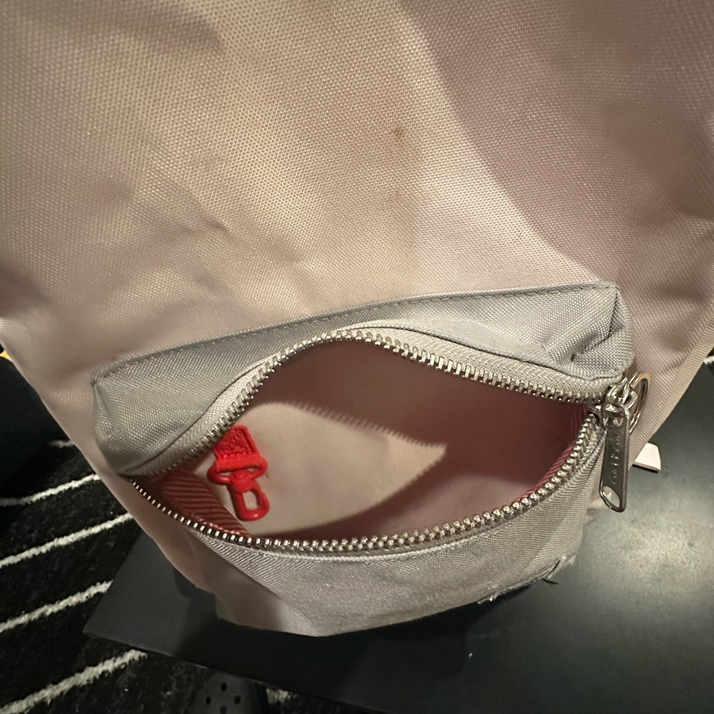 backpack - Picture 6 of 9